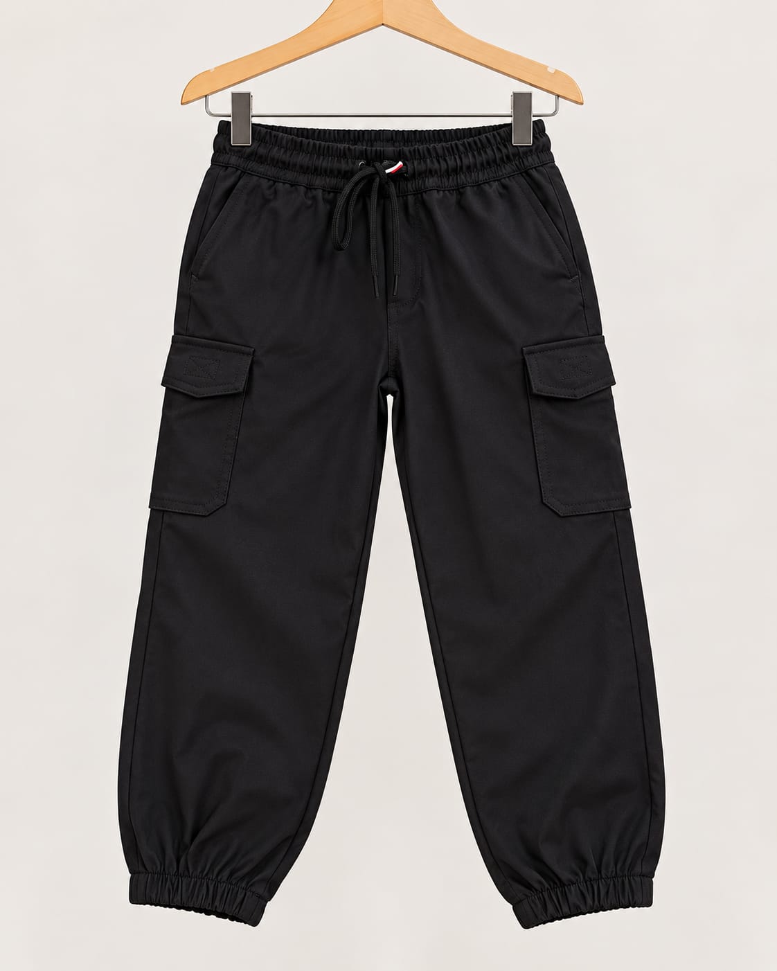 Pantalone con tasconi
